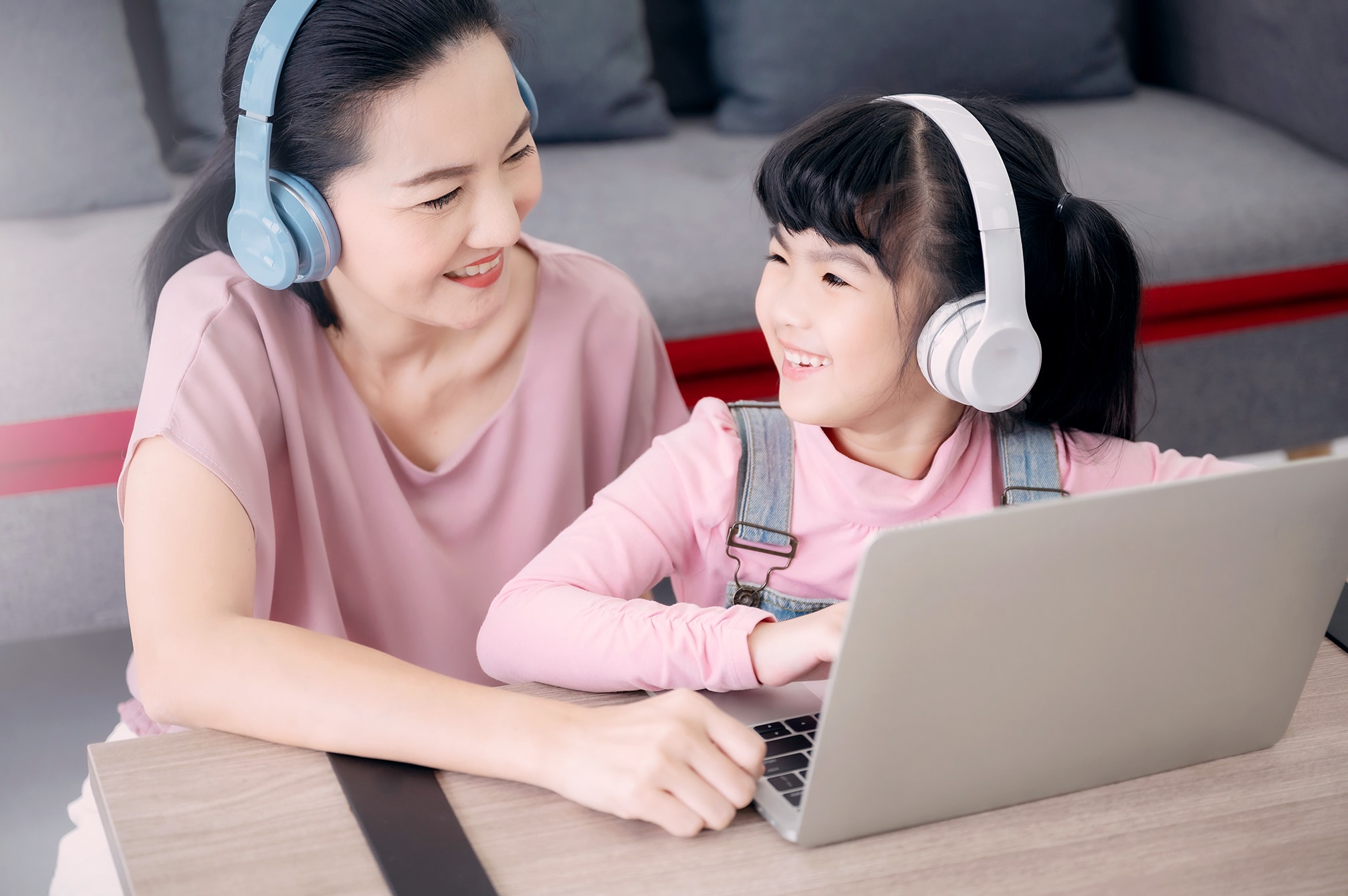 It is helpful when parents be their child’s learning companion as their child learns Chinese